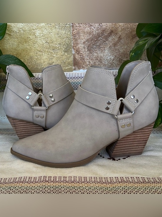 DV by Dolce Vita Shoes - DV Dolce Vita Women’s Kramer Buckle Harness Cut-Out Taupe Ankle Heel Boots, 8.5